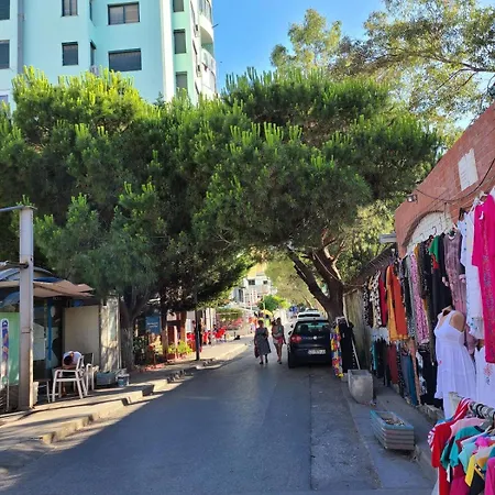 Free Parking & Wi-fi, Big Apartment, Center