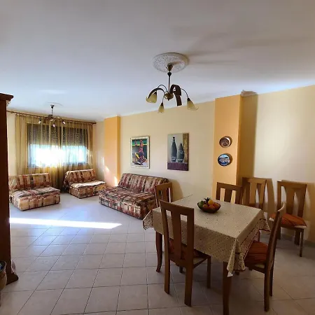 Free Parking & Wi-fi, Big Apartment, Center Durrës